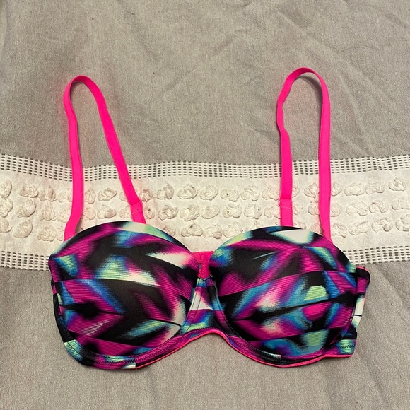 Pink Victoria’s Secret Strapless Bra. Size 34C